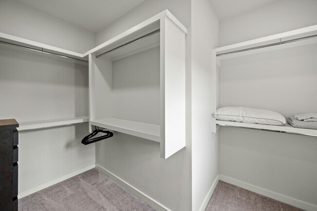 Building Photo - 3641 Hydes Ferry Rd