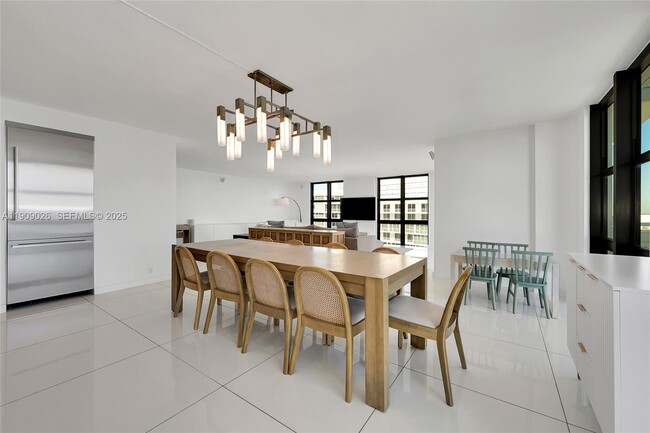 Building Photo - 1111 Crandon Blvd