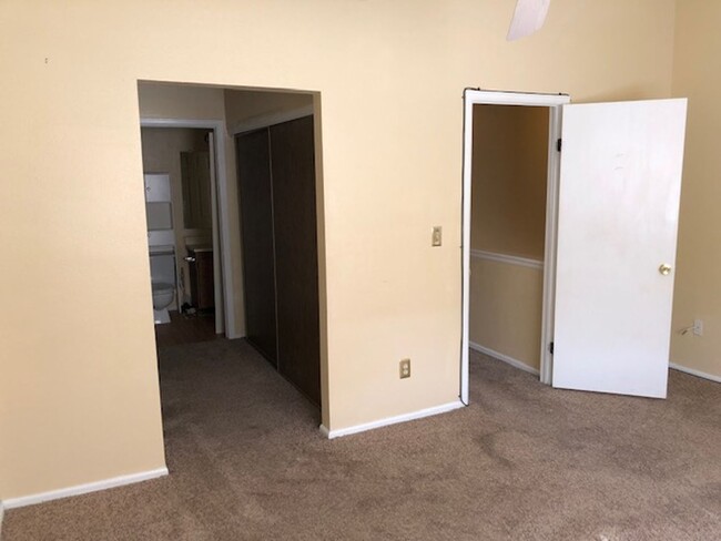 Building Photo - Town home for rent in Aurora CO 80013