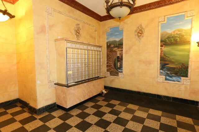 Building Photo - 1169 N Dearborn St