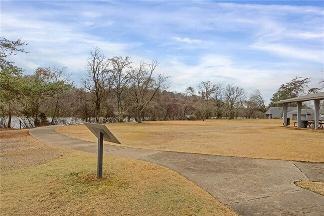 Building Photo - 8 Huntington Pl Dr