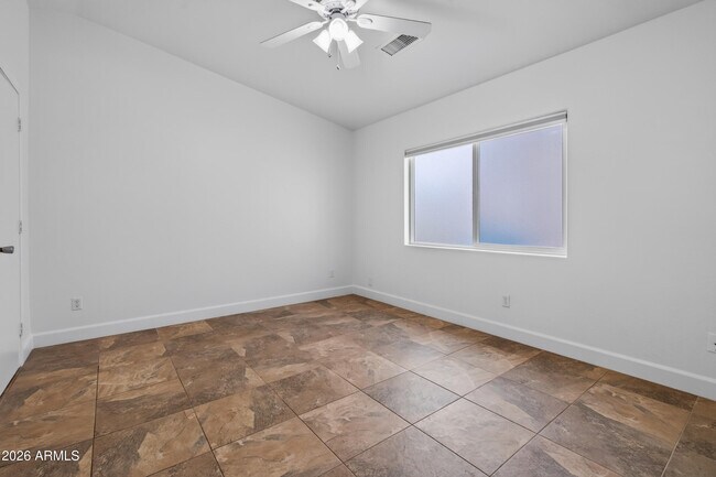 Building Photo - 4902 W Crocus Dr