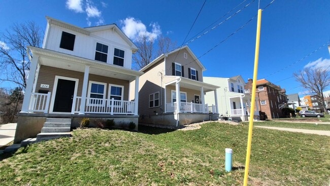 Building Photo - Updated 3 Bed, 2.5 Bath Home in Lane-Wooster Area