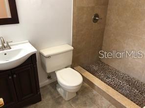 Building Photo - 712 Isleton Dr