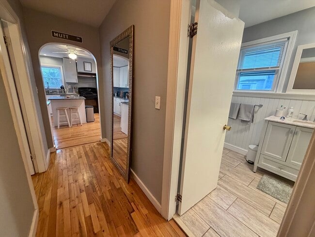 Building Photo - 42 Court St