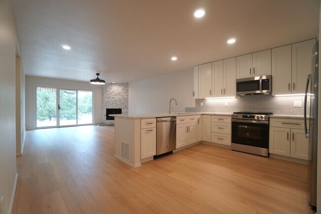 Building Photo - 3710 Camels Ridge Ln