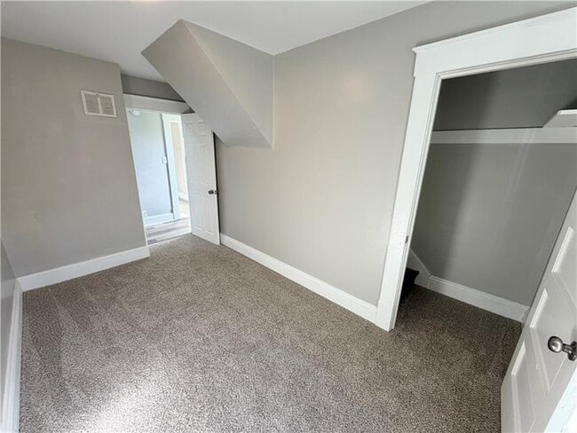 Building Photo - 422 Glen Ave