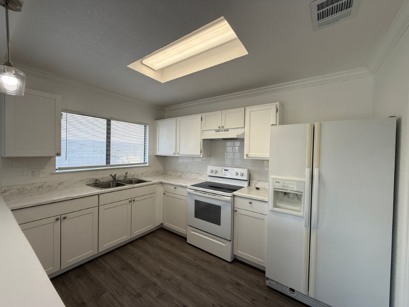 Building Photo - 7230 Grassy Trail