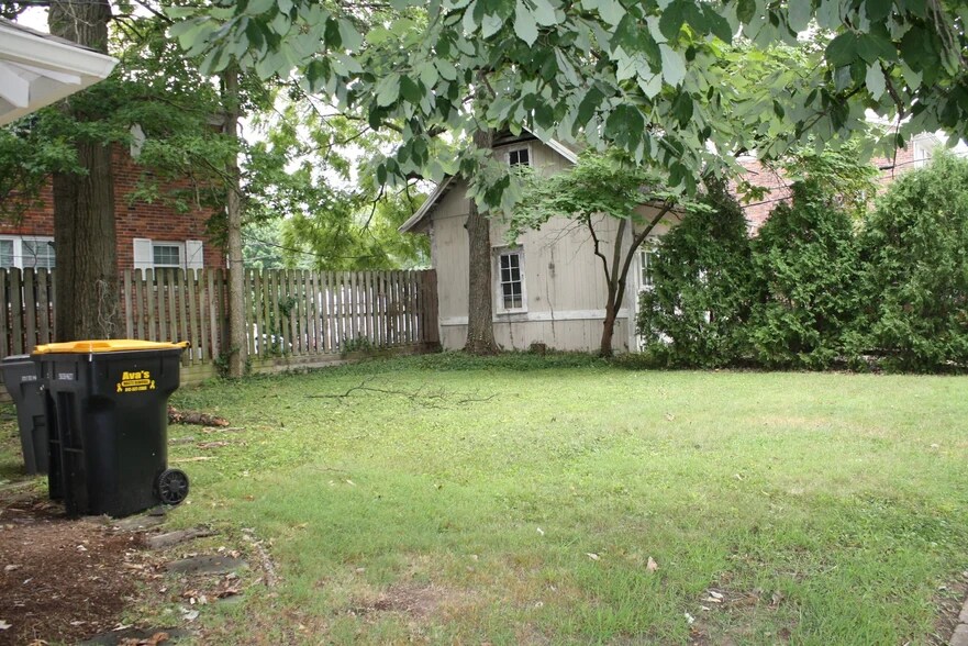 Building Photo - 500 S Fess Ave