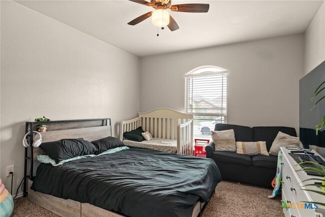 Building Photo - 310 Saddleback Trl