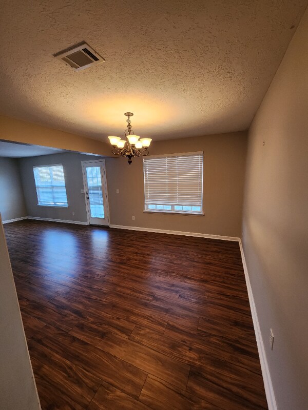 Building Photo - 713 Cannock Loop