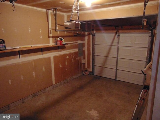 Building Photo - 6638 Antelope Ct