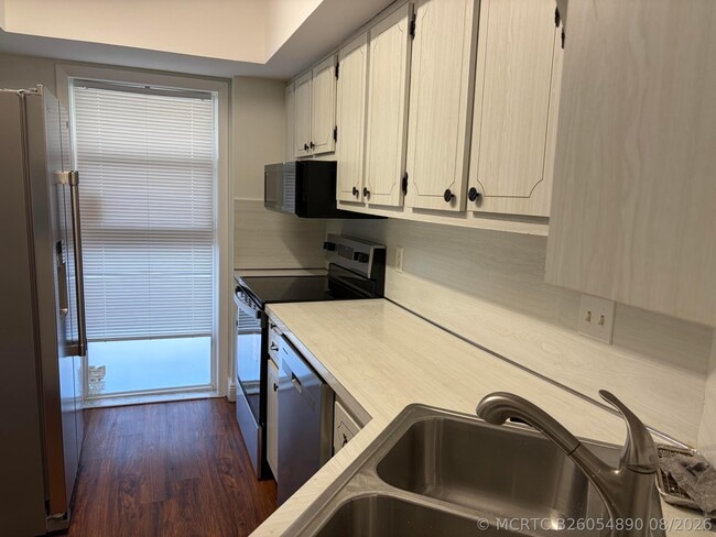 Building Photo - 1200 SW 12th Ct