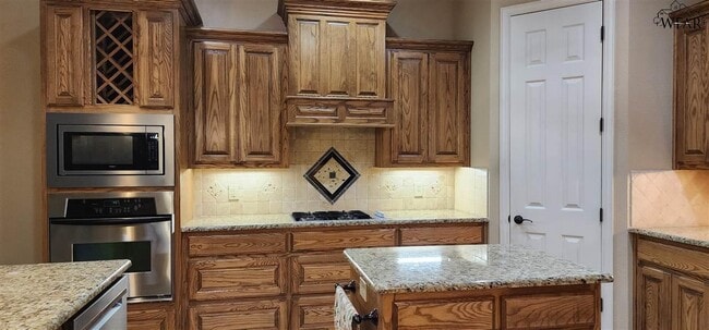 Building Photo - 1608 Tanglewood Dr