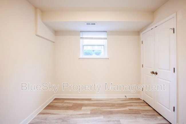 Building Photo - 932 Monticello Rd