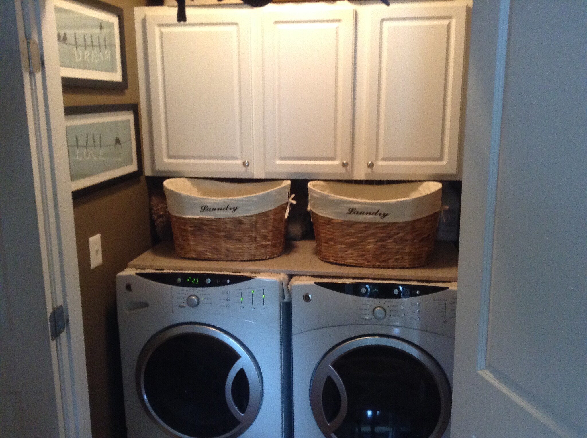 Laundry closet - 1518 Enyart Way