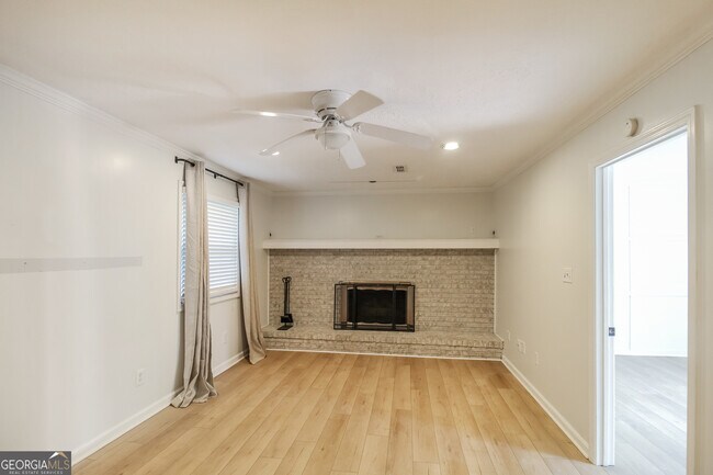 Building Photo - 140 Michaela Dr