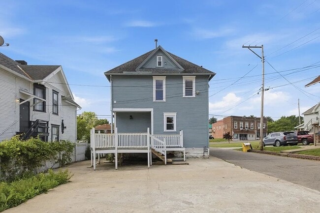 Building Photo - 174 Marion Ave