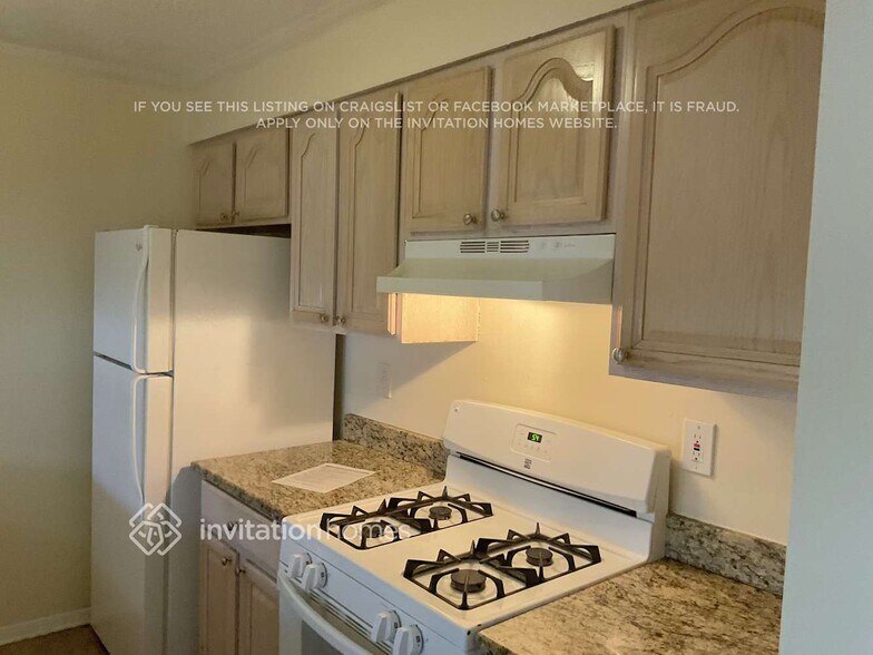 Building Photo - 1642 Imperial Ct