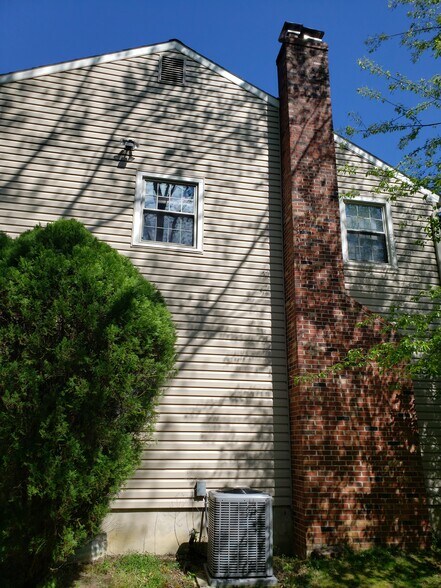 Building Photo - 103 Abbey Rd