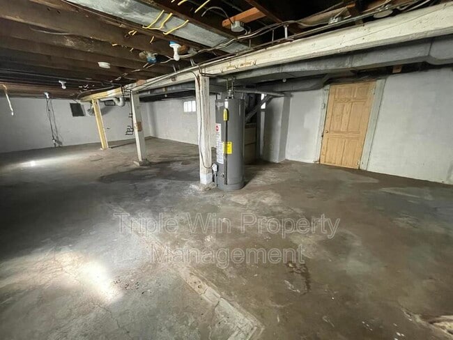 Building Photo - 132 Cunningham Ave