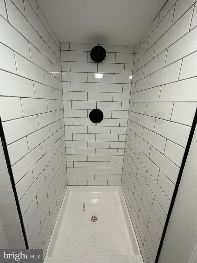 Building Photo - 1844 Trenleigh Rd