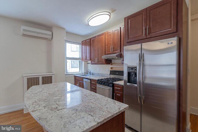 Building Photo - 1910 Kalorama Rd NW