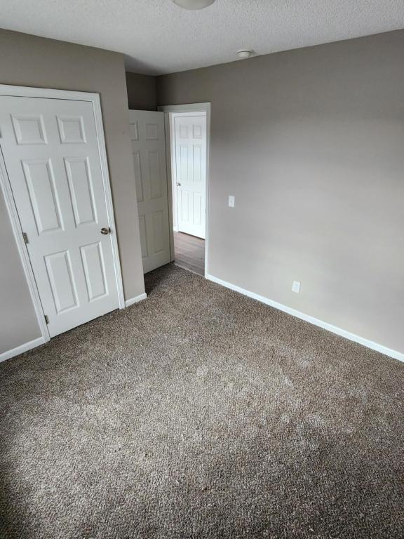 Building Photo - 2224 Chanticleer