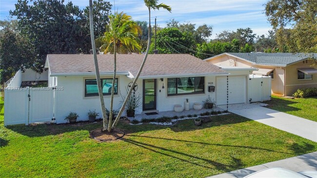 Building Photo - 9428 SW 51st Ct