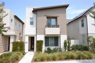 Building Photo - 123 Bravo