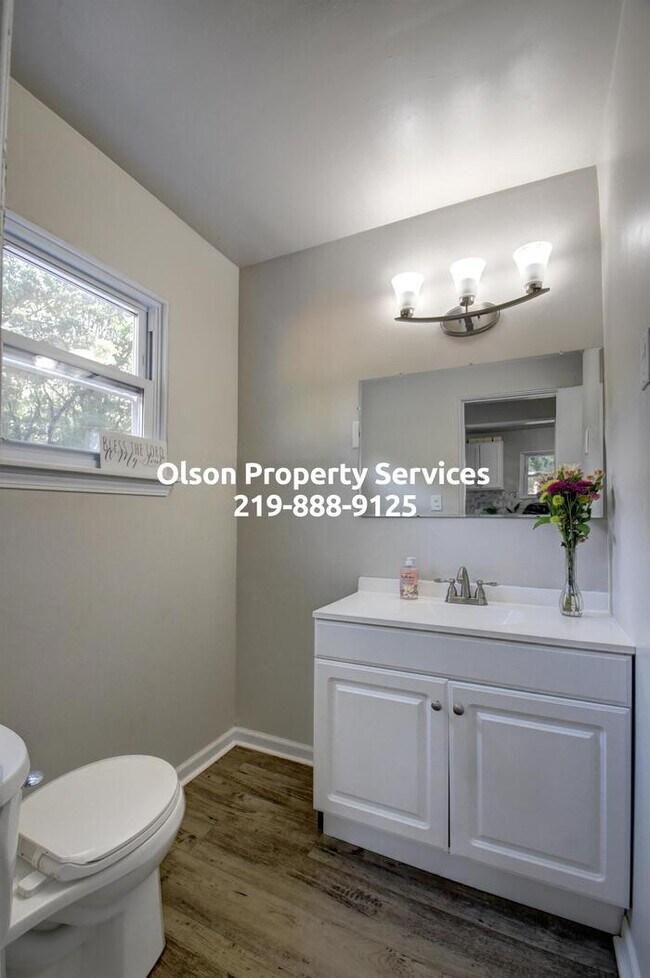 Building Photo - 6215 Glen Dr