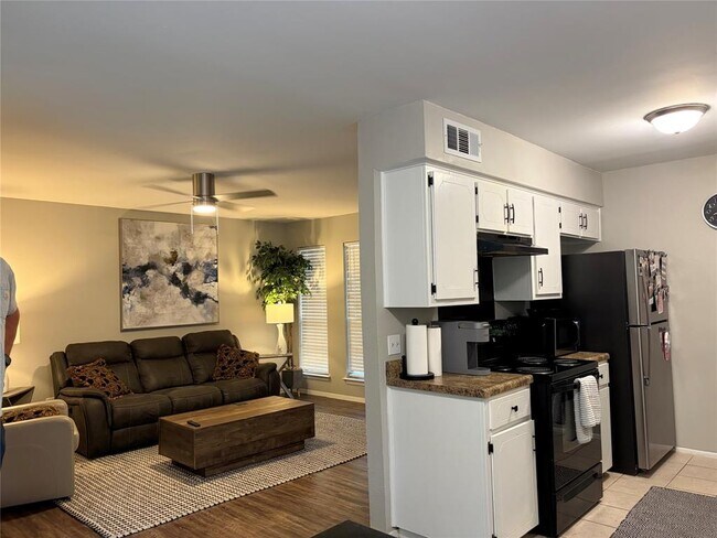 Building Photo - 1400 Vista Ridge Cove