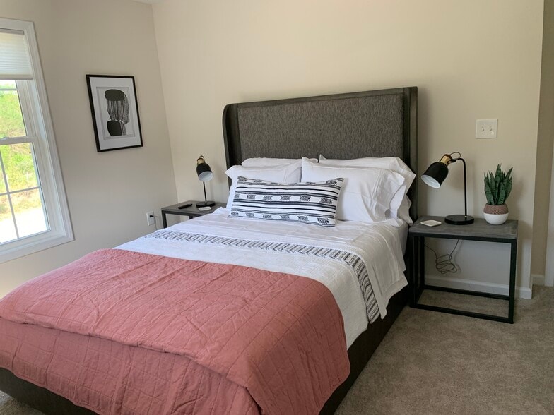 2nd Bedroom (Queen Bed - Linens not included) 2 nightstands - 239 Louise Ln