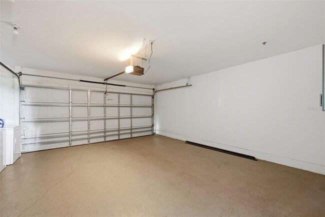 Building Photo - 1020 Waterside Dr