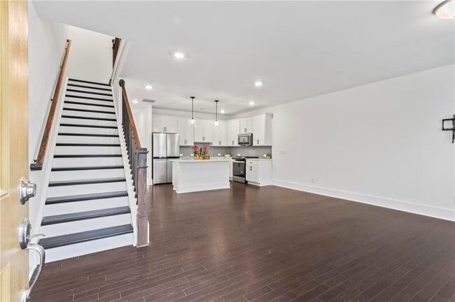 Building Photo - 1620 Aeslin Dr NW