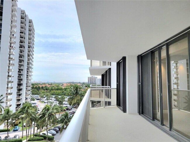 Building Photo - 20281 E Country Club Dr