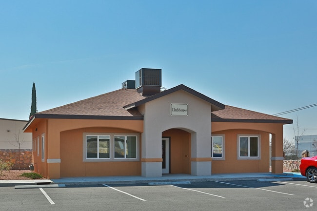 Building Photo - Laureles Del Este Apartments