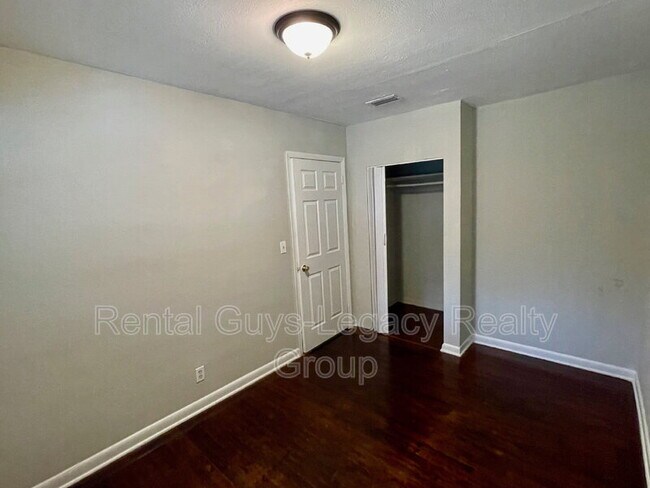 Building Photo - 1738 Wright Ave
