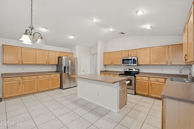 Building Photo - 5307 W Morten Ave