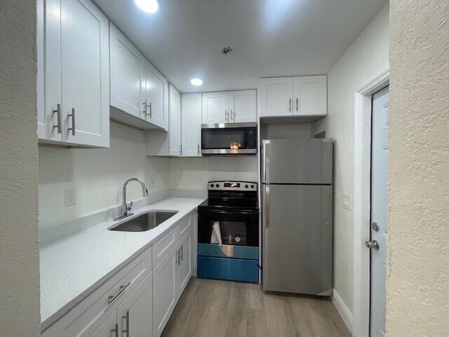 Building Photo - 304 N Tamarind Ave