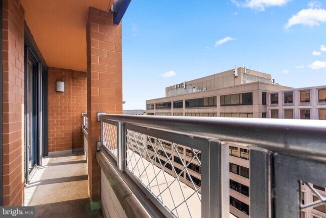 Building Photo - 631 D St NW