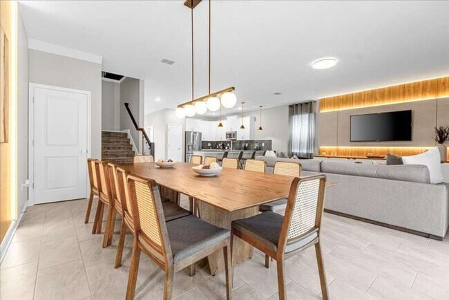 Building Photo - 9052 Sommerset Hills Dr