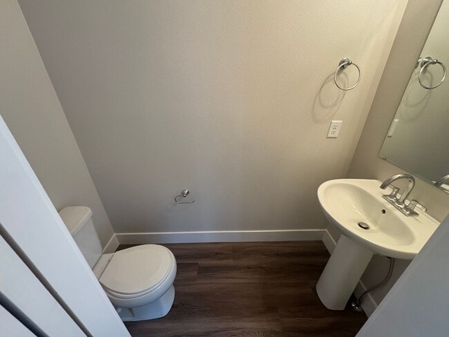 Building Photo - Fresh Annafeld Townhome — Don’t Miss This One