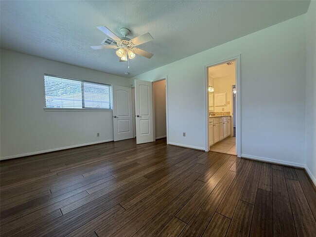 Building Photo - 5007 Shady Nook Ct