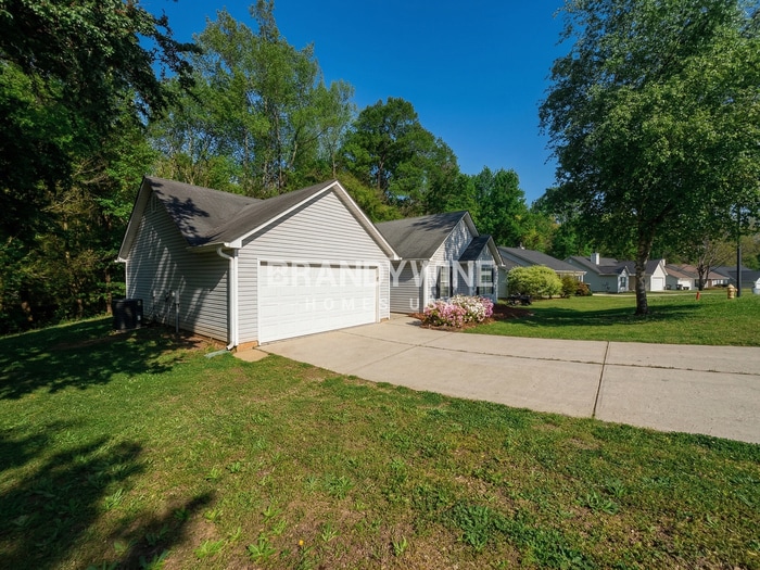 Building Photo - 150 Wynfield Dr