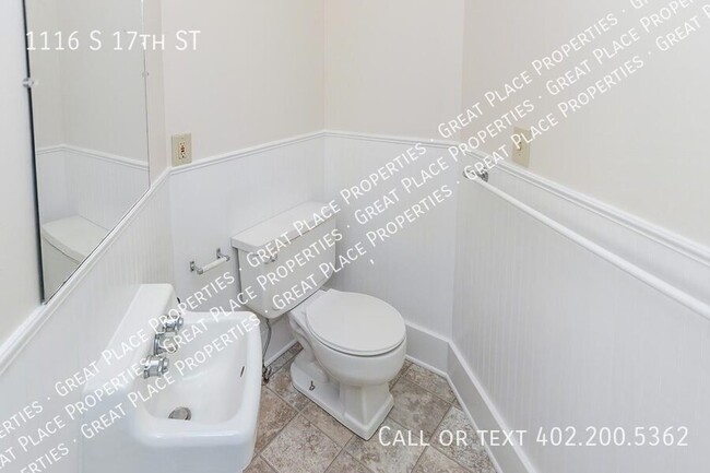 Building Photo - 1116 S 17th St