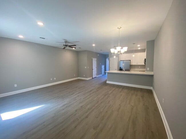 Building Photo - 993 Skylark Rd
