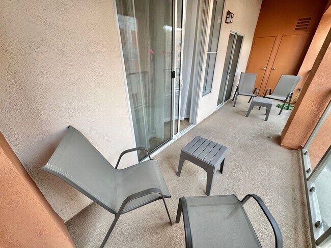 Building Photo - BRIGHT CONDO WITH BALCONY IN SOUTH LAS VEGAS