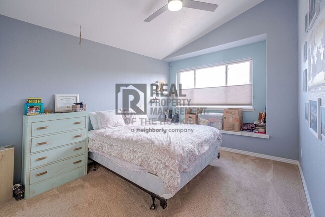 Building Photo - 2432 Mallard Cir