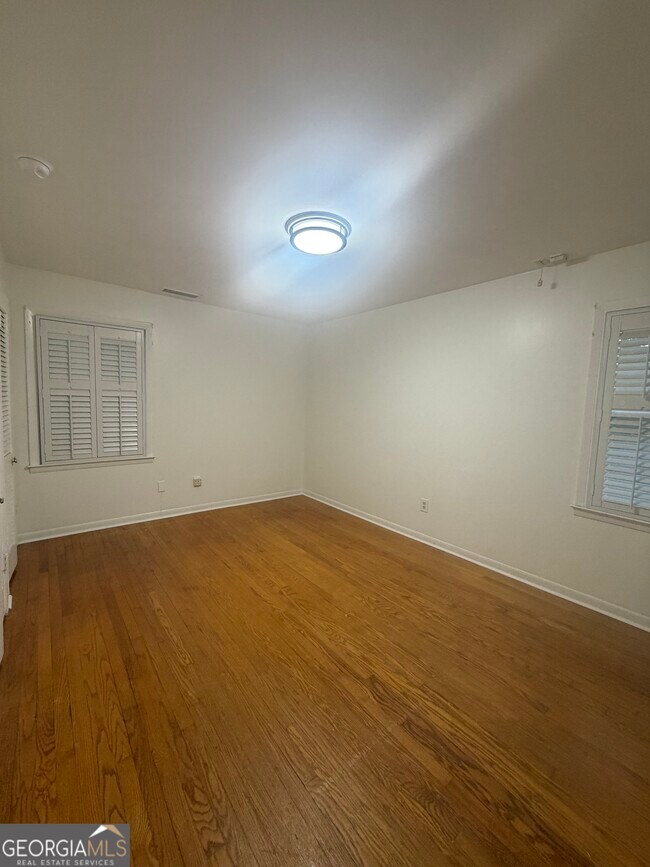 Building Photo - 981 Woodward Park Dr